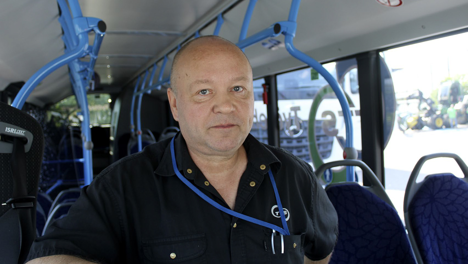 bussinkuljettaja bussissa